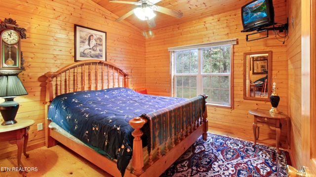 865 Ewing Rd, Spring City, TN 37381