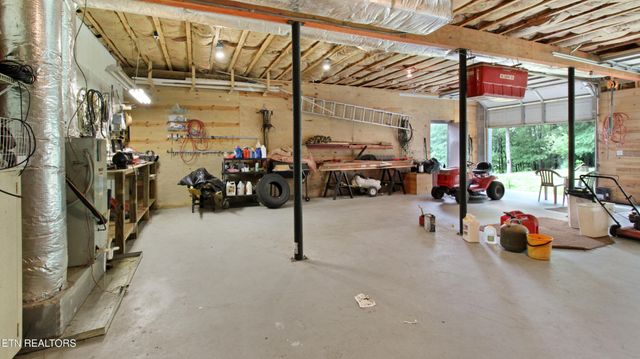 865 Ewing Rd, Spring City, TN 37381