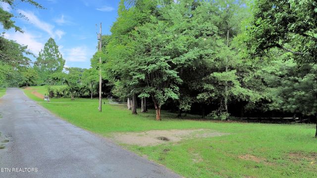 865 Ewing Rd, Spring City, TN 37381