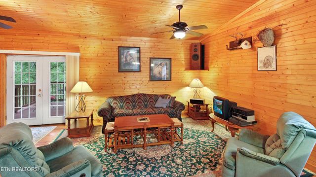 865 Ewing Rd, Spring City, TN 37381
