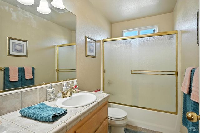 18642 Spyglass Rd, Hidden Valley Lake, CA 95467