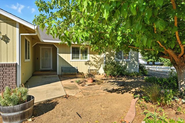 18642 Spyglass Rd, Hidden Valley Lake, CA 95467