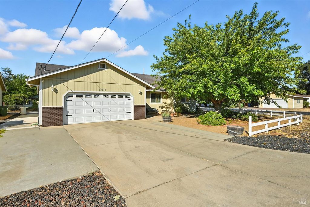 18642 Spyglass Rd, Hidden Valley Lake, CA 95467