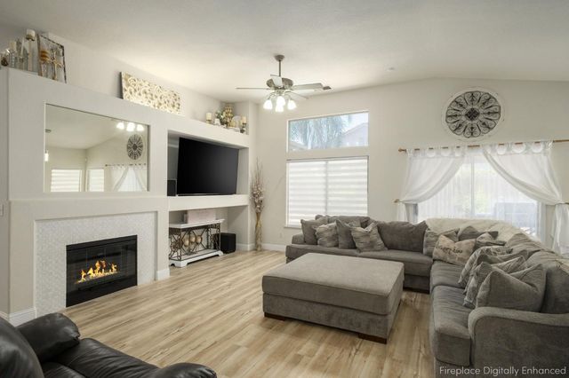 1746 E Chelsea Drive, Fresno, CA 93720