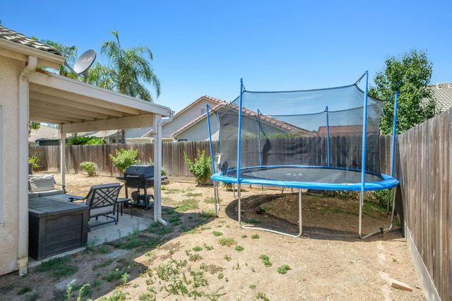 1746 E Chelsea Drive, Fresno, CA 93720