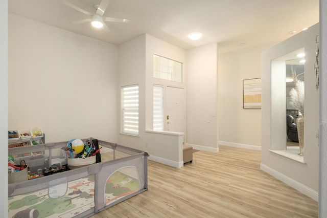 1746 E Chelsea Drive, Fresno, CA 93720