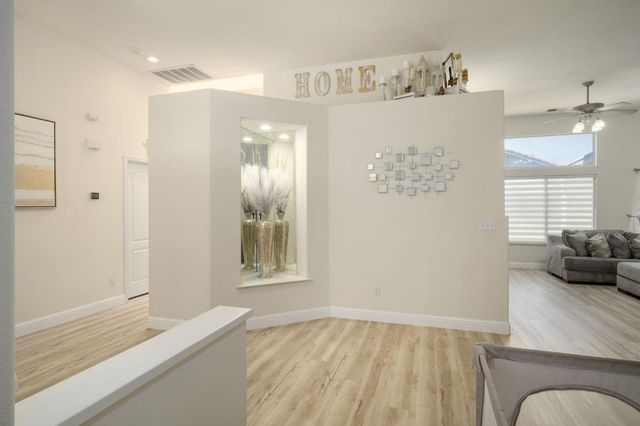 1746 E Chelsea Drive, Fresno, CA 93720
