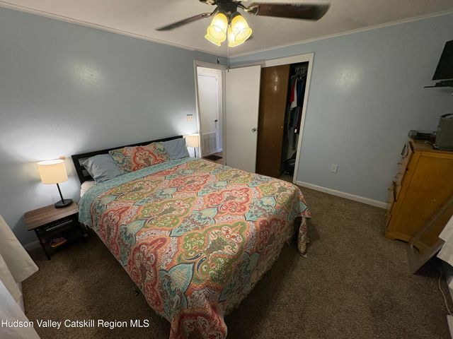 19 Rivenburg Lane, Hudson, NY 12534