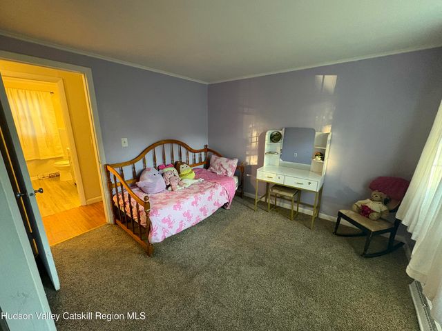 19 Rivenburg Lane, Hudson, NY 12534