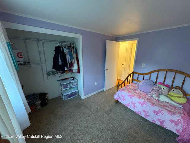 19 Rivenburg Lane, Hudson, NY 12534