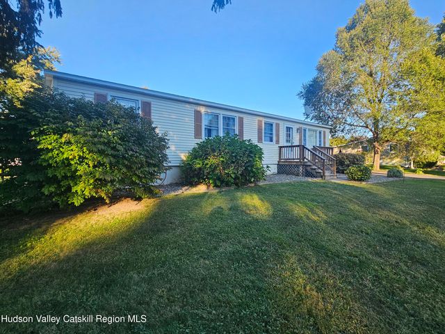 19 Rivenburg Lane, Hudson, NY 12534