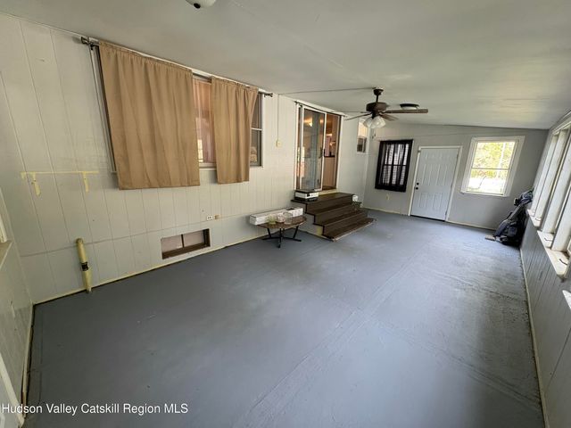 19 Rivenburg Lane, Hudson, NY 12534