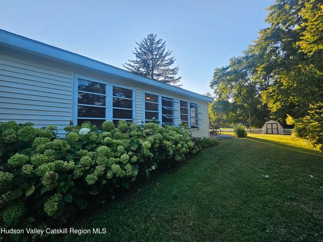 19 Rivenburg Lane, Hudson, NY 12534