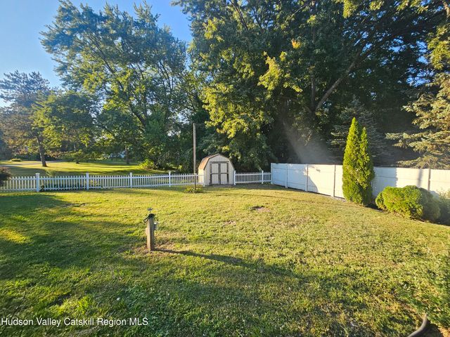 19 Rivenburg Lane, Hudson, NY 12534