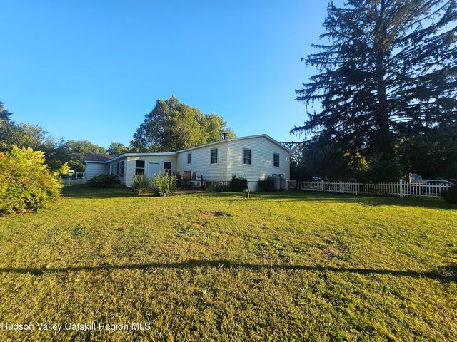 19 Rivenburg Lane, Hudson, NY 12534