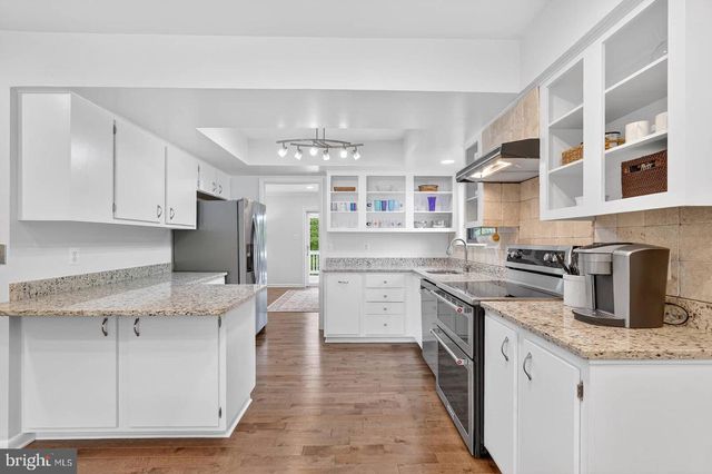 9430 TALISMAN DR, Vienna, VA 22182