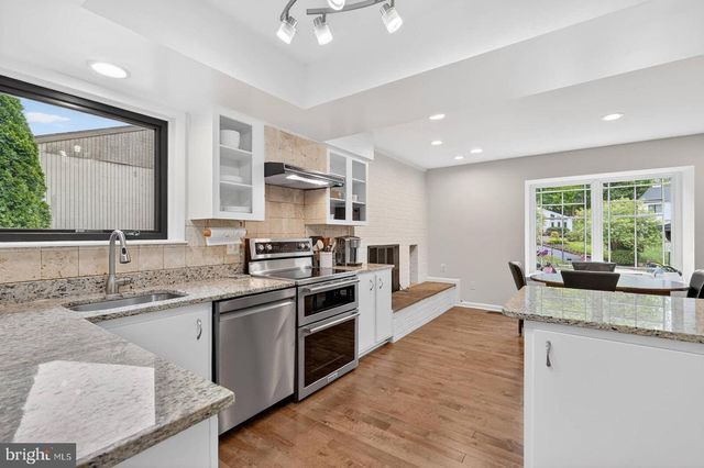 9430 TALISMAN DR, Vienna, VA 22182