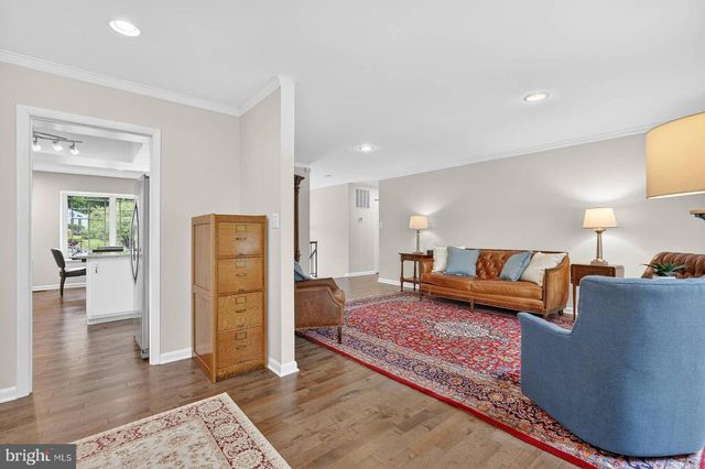 9430 TALISMAN DR, Vienna, VA 22182