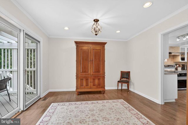 9430 TALISMAN DR, Vienna, VA 22182