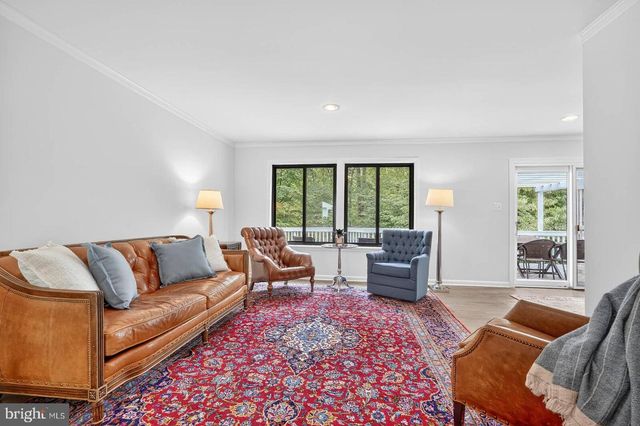 9430 TALISMAN DR, Vienna, VA 22182