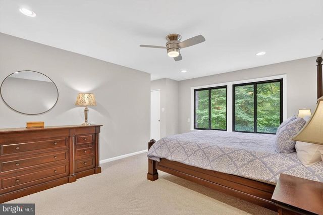 9430 TALISMAN DR, Vienna, VA 22182