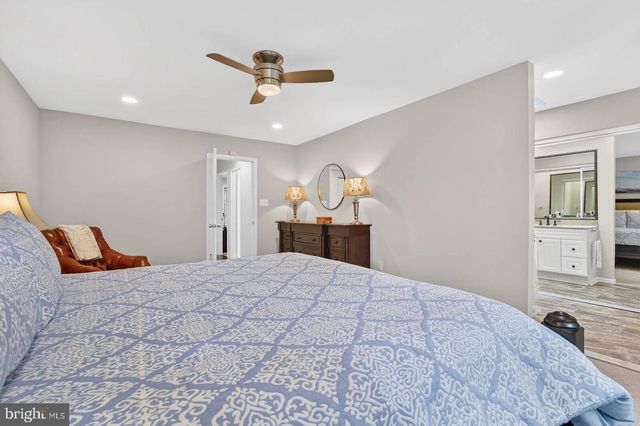 9430 TALISMAN DR, Vienna, VA 22182