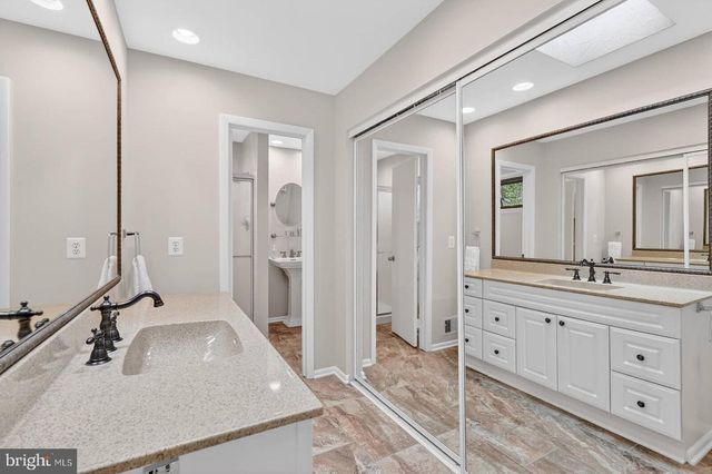 9430 TALISMAN DR, Vienna, VA 22182