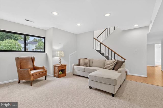 9430 TALISMAN DR, Vienna, VA 22182