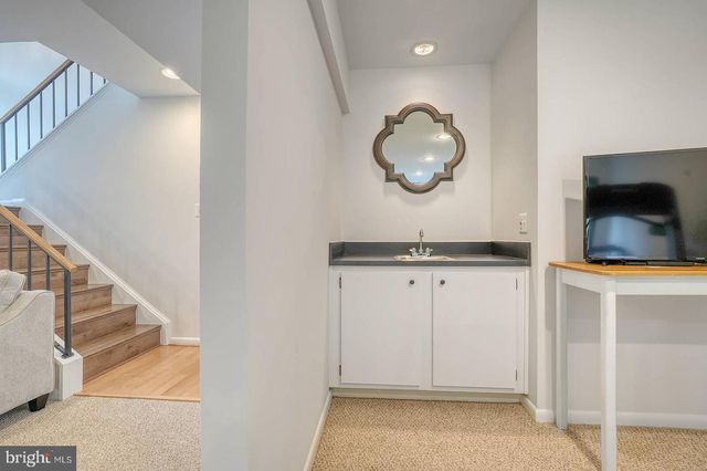 9430 TALISMAN DR, Vienna, VA 22182