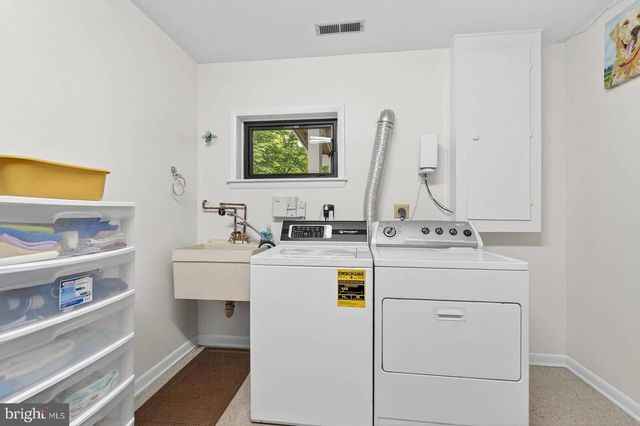 9430 TALISMAN DR, Vienna, VA 22182