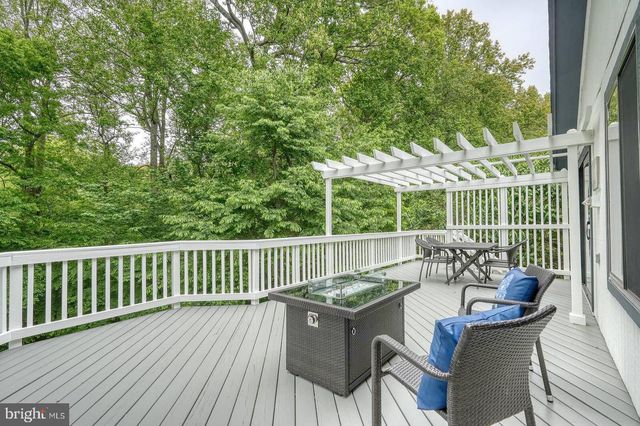 9430 TALISMAN DR, Vienna, VA 22182