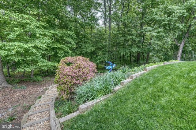 9430 TALISMAN DR, Vienna, VA 22182