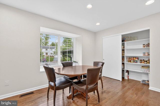 9430 TALISMAN DR, Vienna, VA 22182