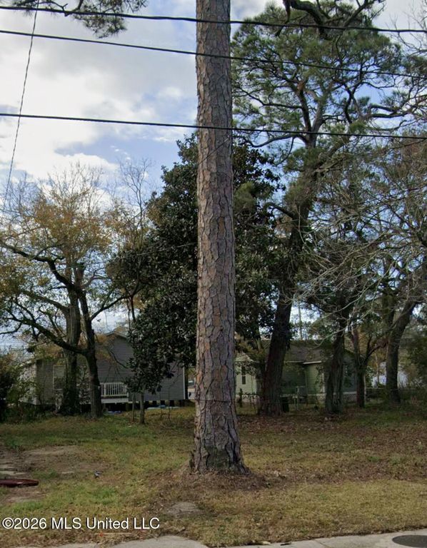 1410 School Avenue, Pascagoula, MS 39567