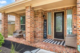 300 Bentside Place, Clute, TX 77531