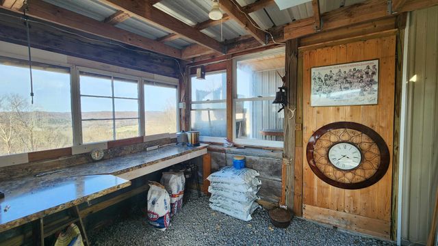 276 Schelley Rd, Gainesboro, TN 38562