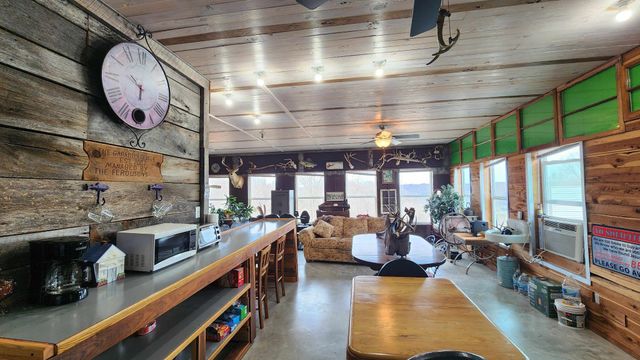 276 Schelley Rd, Gainesboro, TN 38562