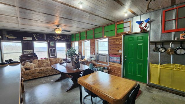 276 Schelley Rd, Gainesboro, TN 38562