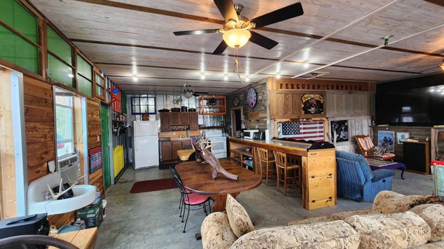 276 Schelley Rd, Gainesboro, TN 38562