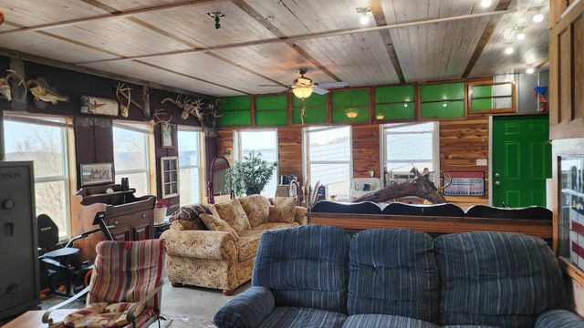 276 Schelley Rd, Gainesboro, TN 38562