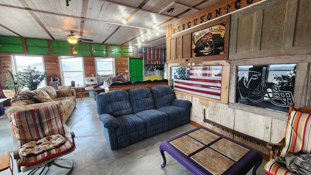 276 Schelley Rd, Gainesboro, TN 38562