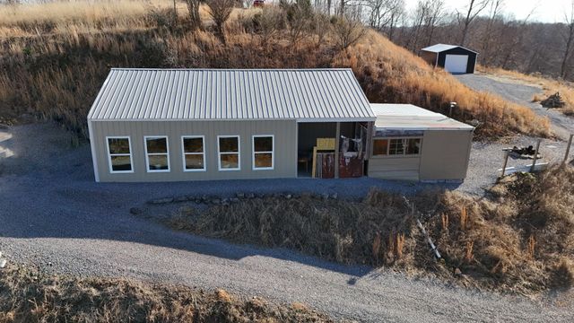 276 Schelley Rd, Gainesboro, TN 38562