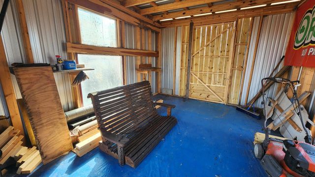 276 Schelley Rd, Gainesboro, TN 38562