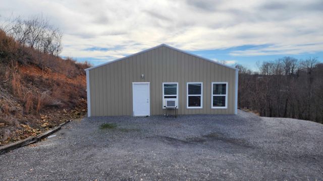 276 Schelley Rd, Gainesboro, TN 38562