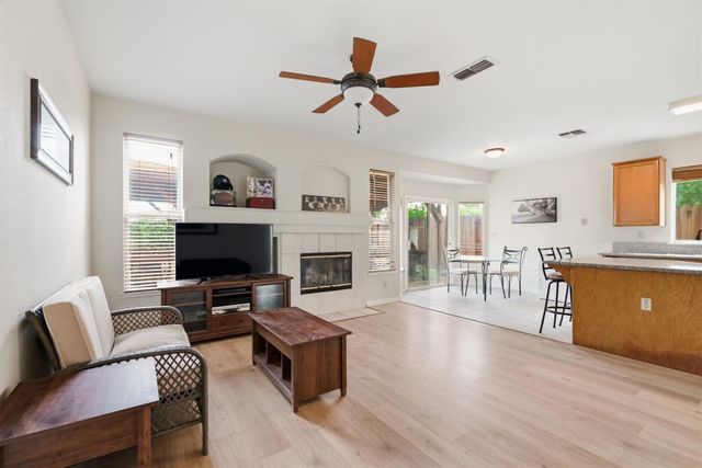 416 Milan Ct, Roseville, CA 95678