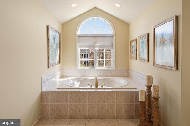 10013 FALL RAIN DR, Laurel, MD 20723