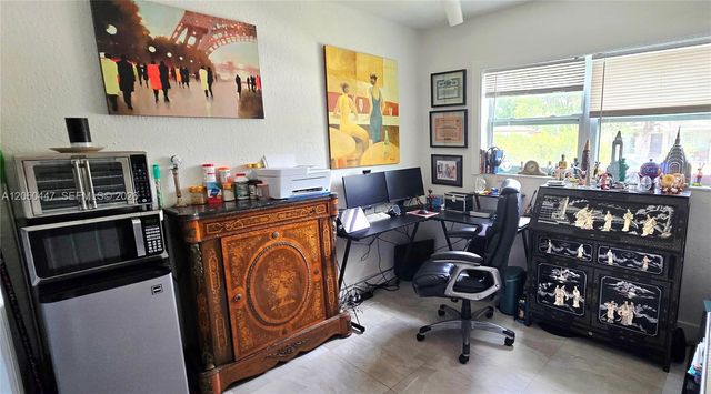 935 NE 149th Street, Miami, FL 33161