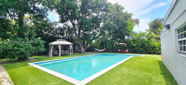 935 NE 149th Street, Miami, FL 33161