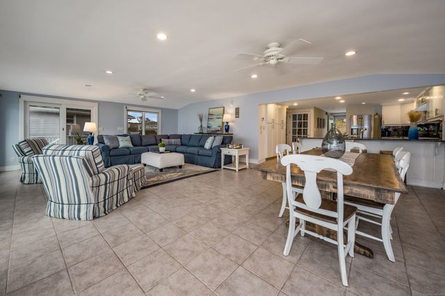 223 Giants Neck Road, East Lyme, CT 06357