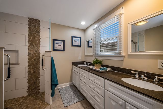 223 Giants Neck Road, East Lyme, CT 06357